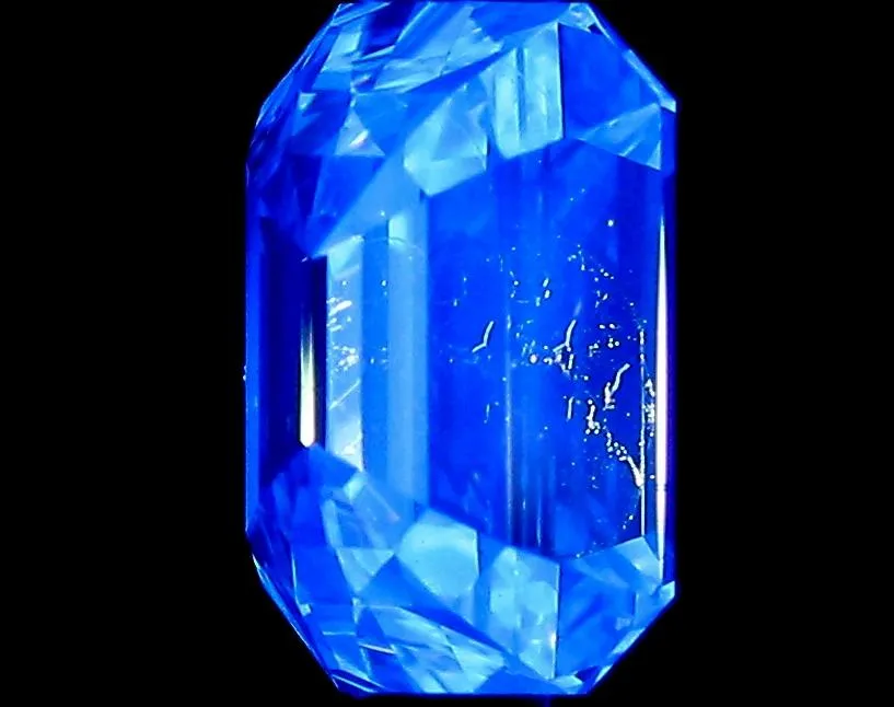 0.72 Carat H VS1 Emerald Diamond