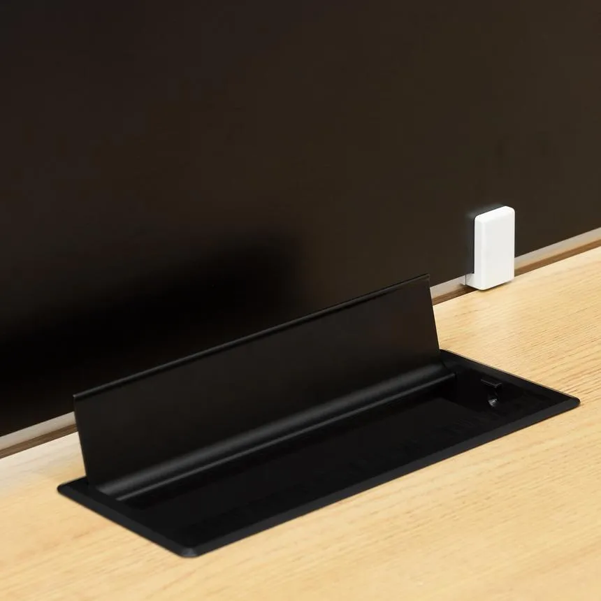 4 Seater Workstation with Black Screen - Natural Top - Black Base