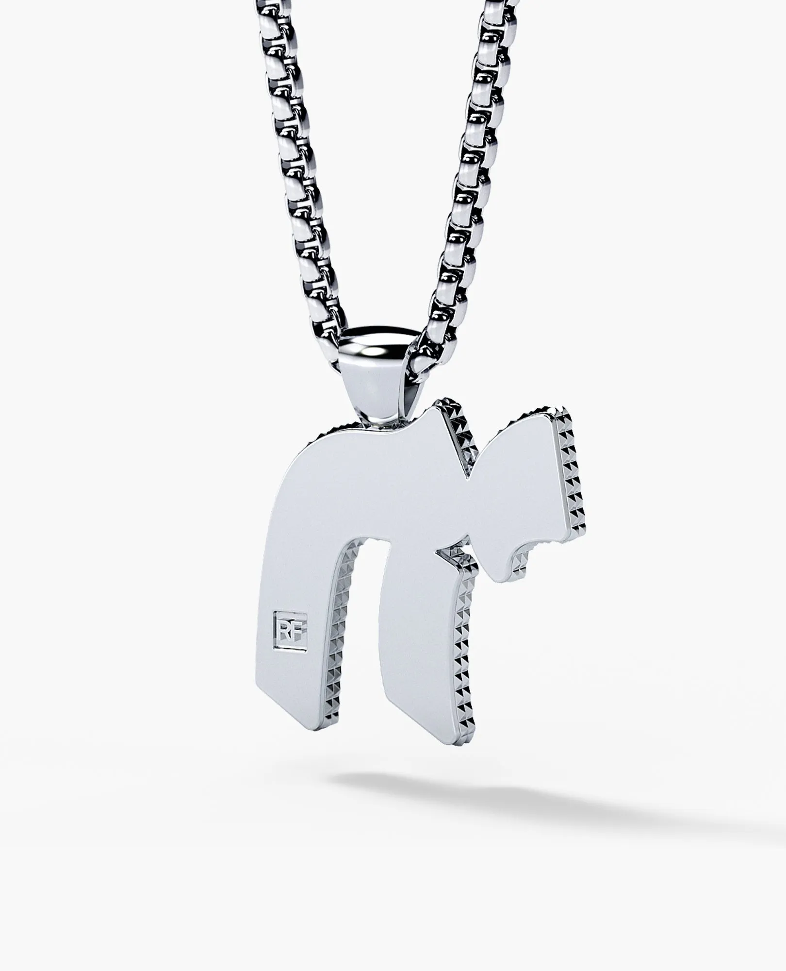 CHAI Pendant in Gold with 0.40ct Diamonds