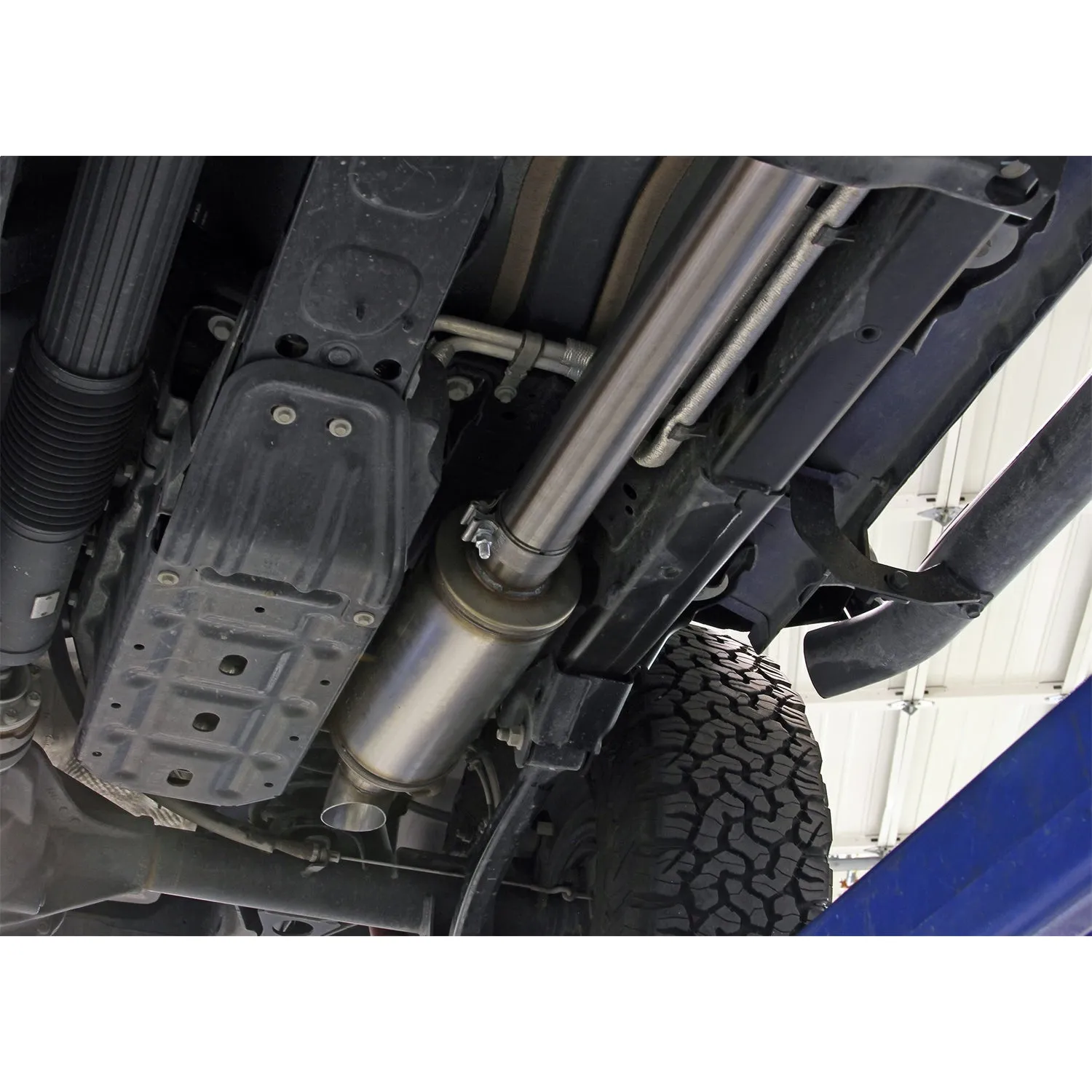 Flowmaster FlowFX Cat-Back Exhaust System - 3 in Diameter - 3 in Tip - Jeep Wrangler 2018-21