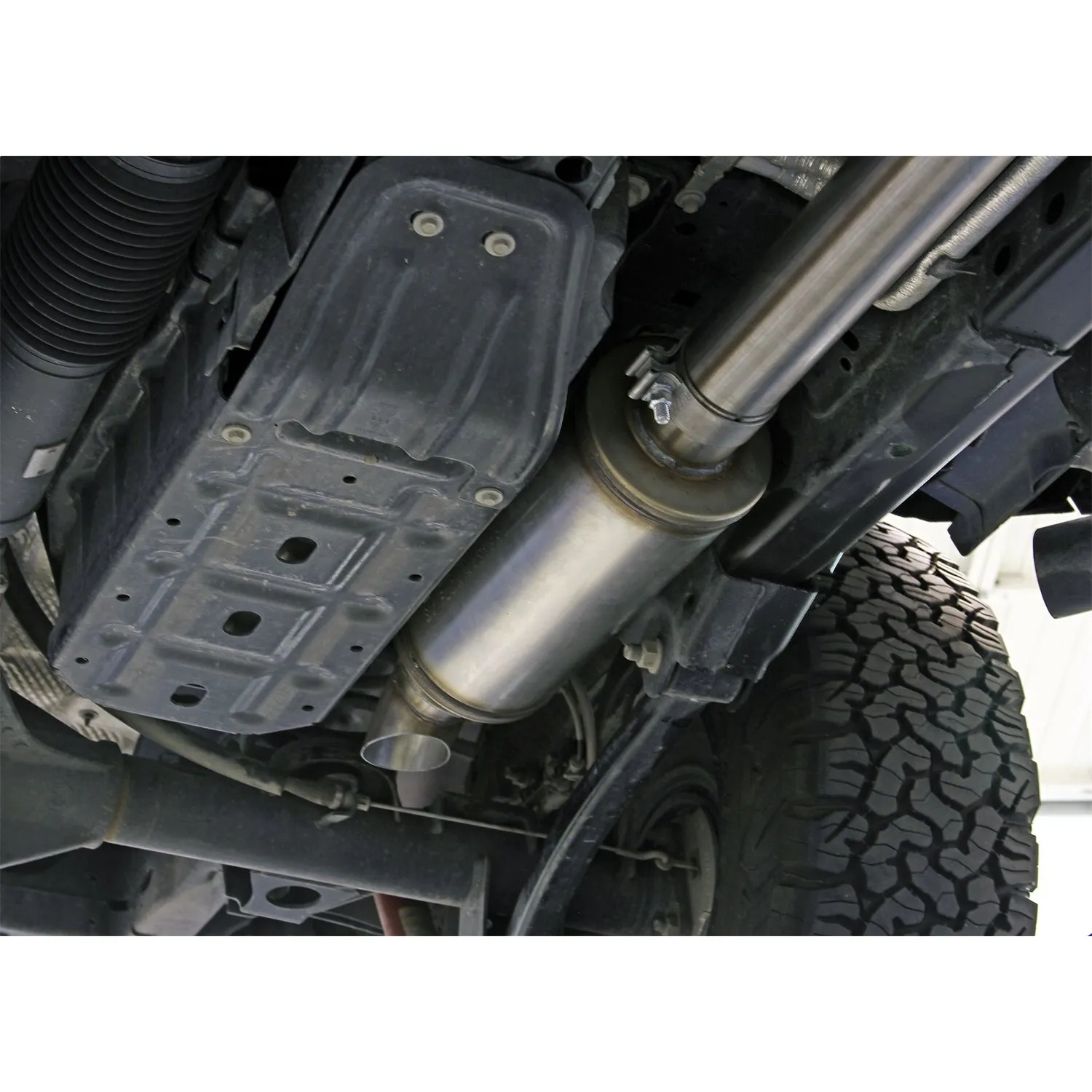 Flowmaster FlowFX Cat-Back Exhaust System - 3 in Diameter - 3 in Tip - Jeep Wrangler 2018-21