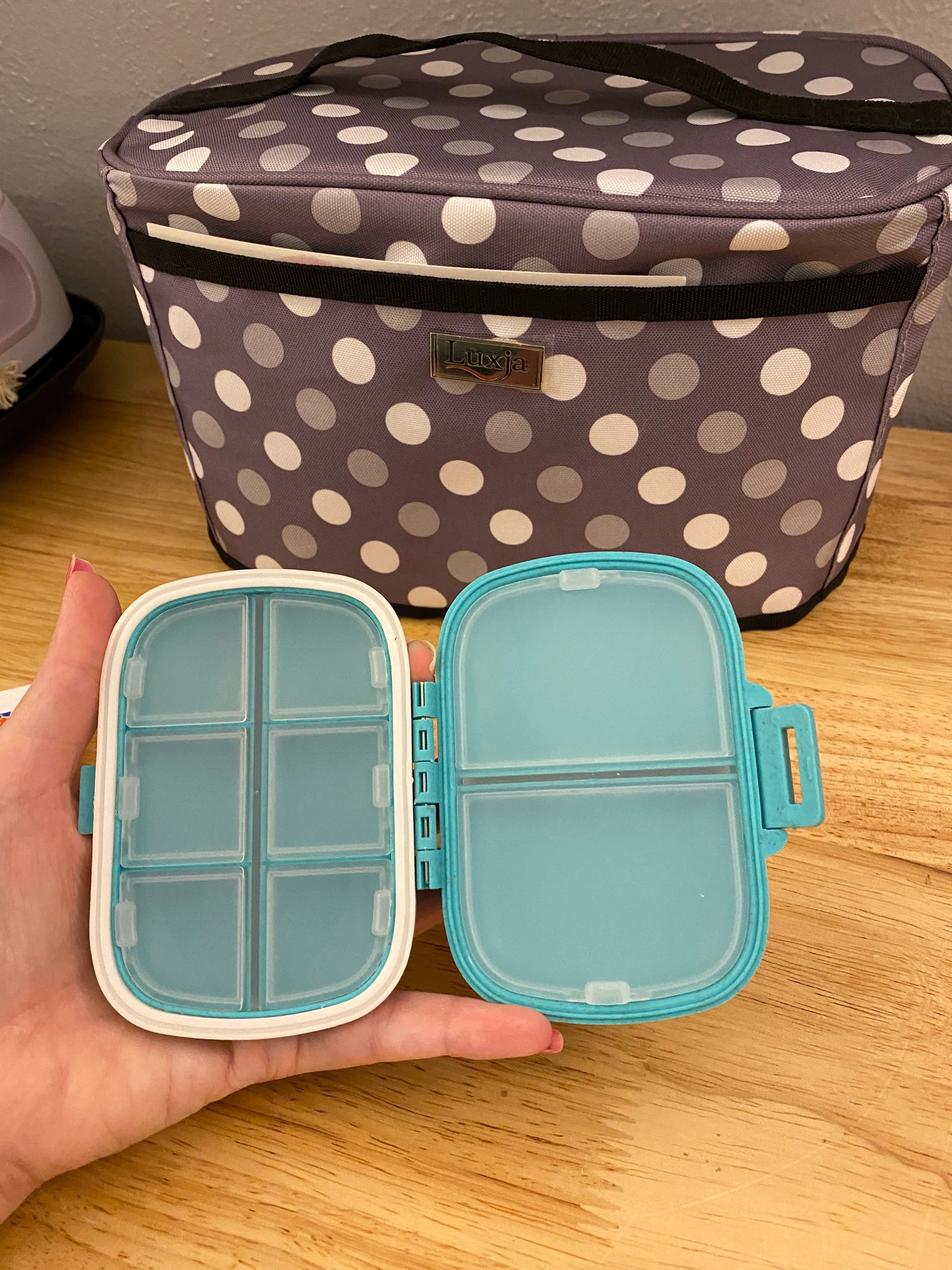 Medium Pill Box with Labels Kit, Pill container with sticker labels to apply, pill case with stickers, Kit for Pills, waterproof pill box