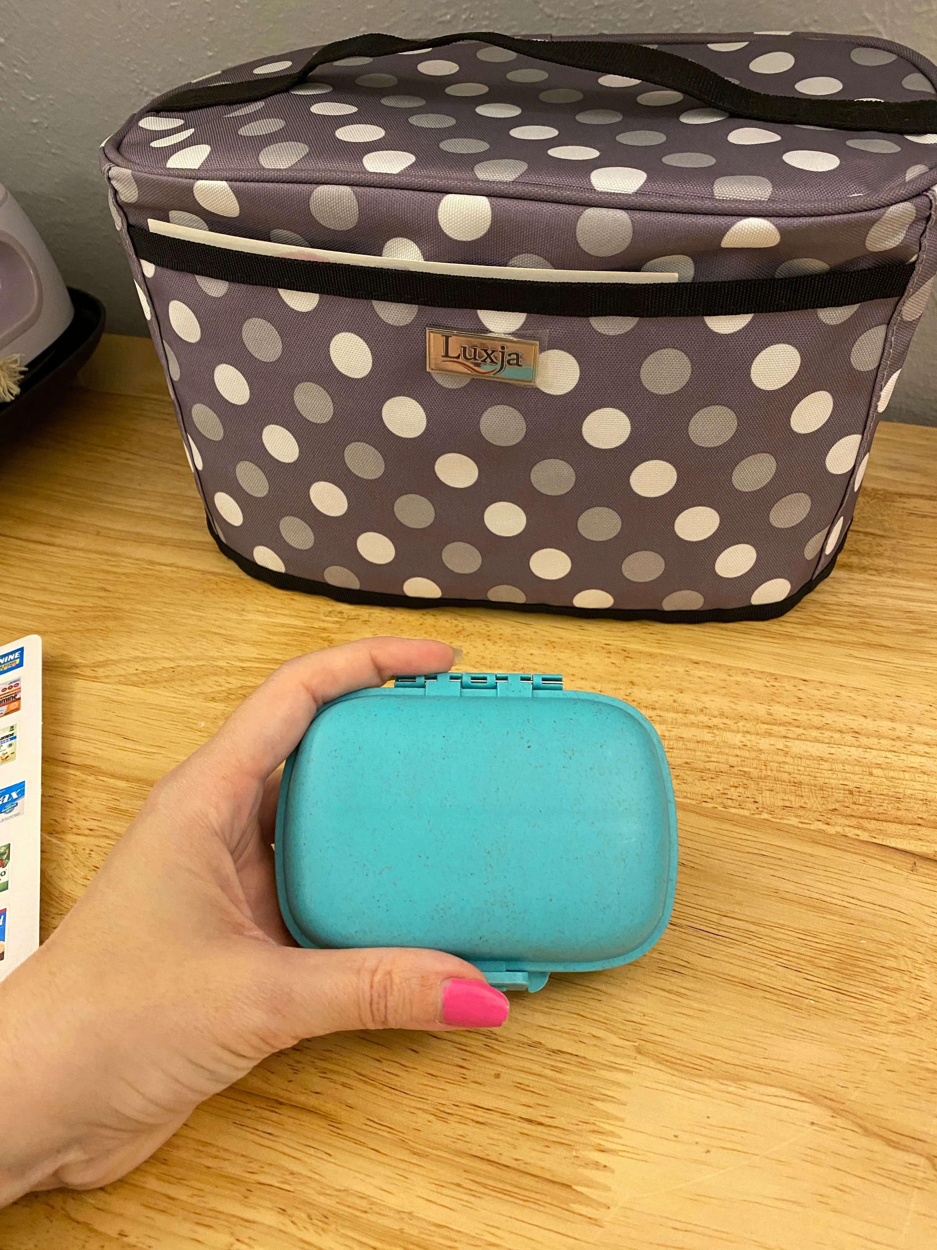 Medium Pill Box with Labels Kit, Pill container with sticker labels to apply, pill case with stickers, Kit for Pills, waterproof pill box