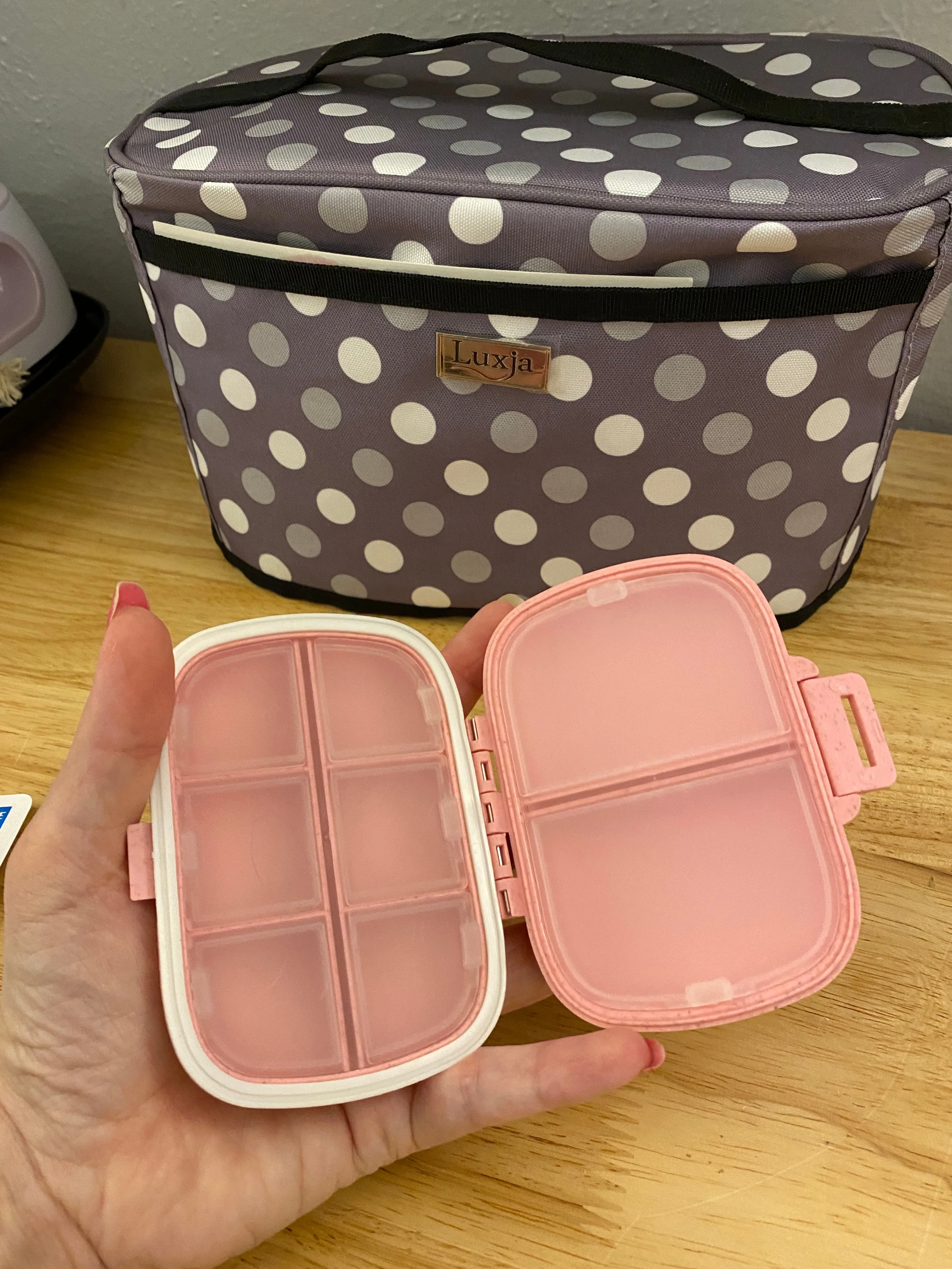 Medium Pill Box with Labels Kit, Pill container with sticker labels to apply, pill case with stickers, Kit for Pills, waterproof pill box